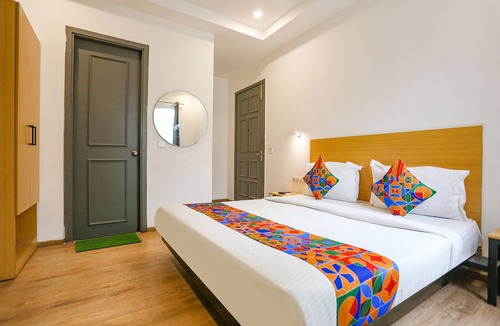 Pitampura Hotel | FabHotel Roseman