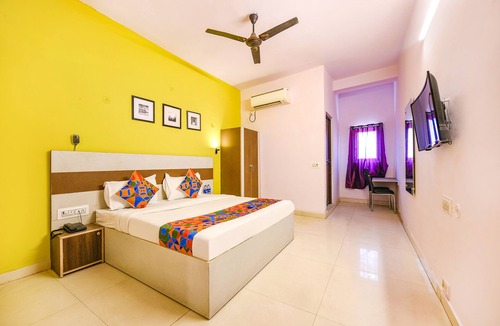 New Delhi Hotel | FabHotel Royal Discovery