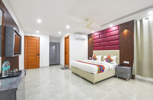 Pashim Vihar Hotel | Fabhotel Royal Palace Peera Garhi