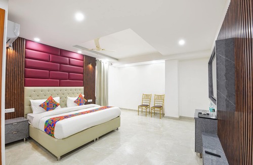Pashim Vihar Hotel | Fabhotel Royal Palace Peera Garhi