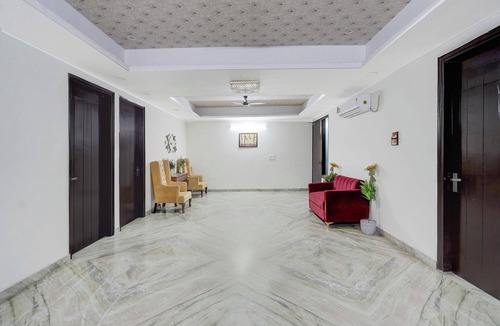 Sector 70 Hotel | Fabhotel Rush Residency