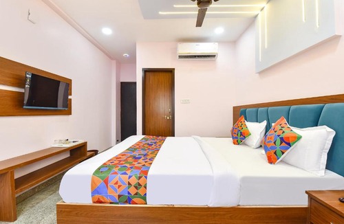 Pithampur Hotel | FabHotel Shaurya Palace, Pithampur
