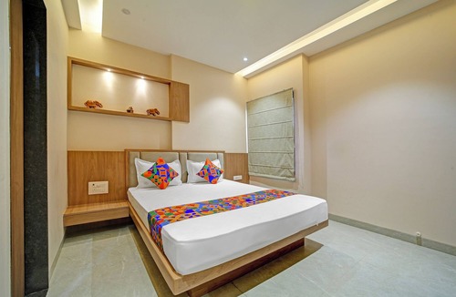 Kolar Road Hotel | Fabhotel Shri Shreeyam Stay