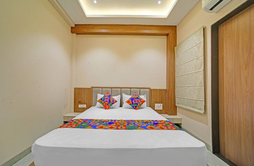 Kolar Road Hotel | Fabhotel Shri Shreeyam Stay