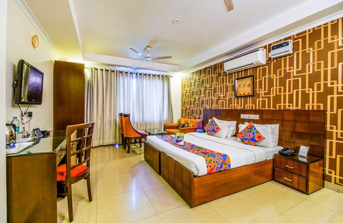 East of Kailash Hotel | Fabhotel Signature Plaza