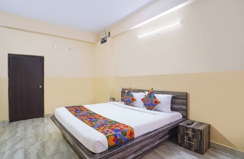 Farooq Nagar Hotel | Fabhotel Sree Venkateshwara Residency