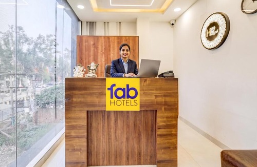 Meerut Hotel | FabHotel The Elegant - 150 Meters From Delhi Public School Meerut