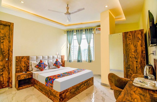 Behala Hotel | Fabhotel The Hastings Club