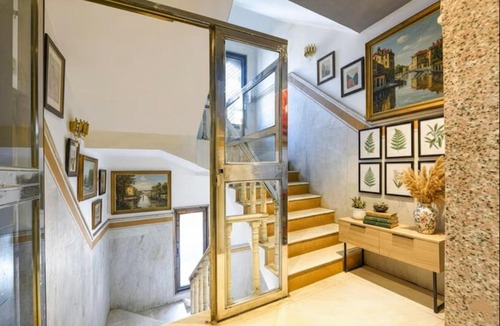 Kalkaji Hotel | FabHotel The Heritage