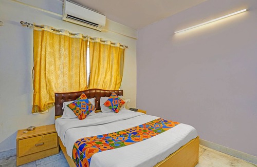 Bhowanipore Hotel | Fabhotel The Jumbo Stay