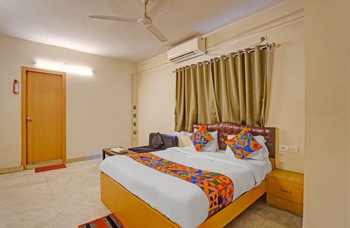 Bhowanipore Hotel | Fabhotel The Jumbo Stay