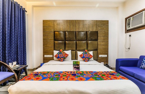 Sushant Lok Hotel | FabHotel The Maple Stays - Nr. Leisure Valley Park, Iffco Chowk