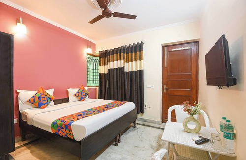 DLF Phase 5 Hotel | Fabhotel Uk House Residency