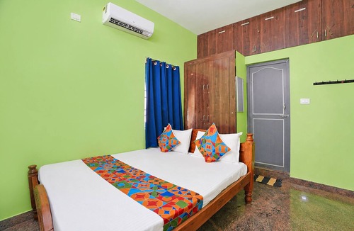 Urapakkam Hotel | Fabhotel Whites Inn Vandalur