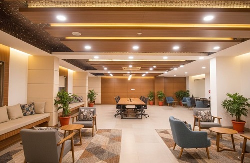 Kolkata Hotel | FabHotel Xen Suites