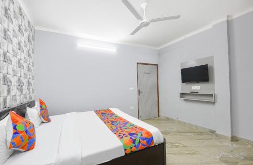 East of Kailash Hotel | FabHotel Zen Stay