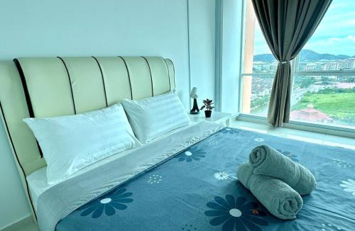 Kampung Sepuluh Apartment | Fabulous Airport 2BR Suite# Straits Intl# Msg Chair