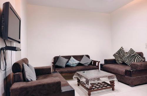 Lajpat Nagar Apartment | Family 3bhk Home stay!