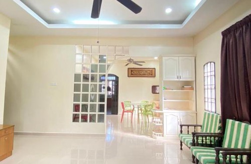 Kampung Sekati House | Family Homestay