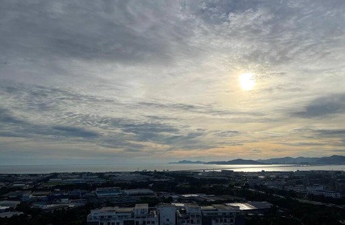 Kampung Masjid Timah Apartment | Fantastic View, Cozy and Lovely 3BR Condo at Meritus Residensi