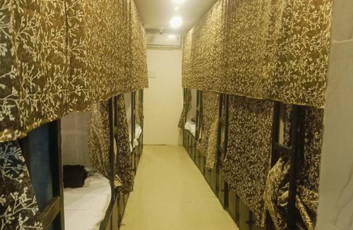 Mumbai Hotel | Farhan DORMITORY