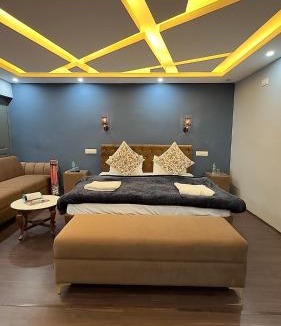 Srinagar Apartment | Farmhouse - A Luxury Living