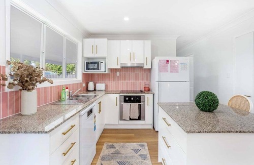 Yeppoon Resort | Farnborough Beach Cottage