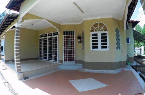 Kampung Sura Masjid House | FBS Guesthouse Dungun