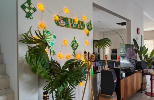 Kampung Haji Abdullah Hukum Villa | Flame of the Forest Retreat 38Pax 8R7B Pool Villa Kuala Lumpur