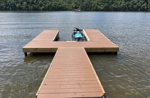 Ingles House | Flat waterfront property near Virginia Tech/Blacksburg on Claytor Lake