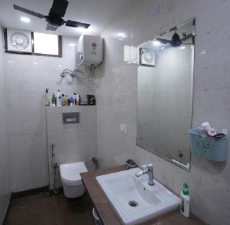 Noida Hotel | FlexiBay Boys Hostel Noida