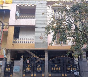 HSR Layout House | Flickstays Flora