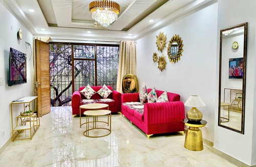 Vasant Kunj Apartment | Forest Vistas: Luxury Vasant Kunj Gem 2