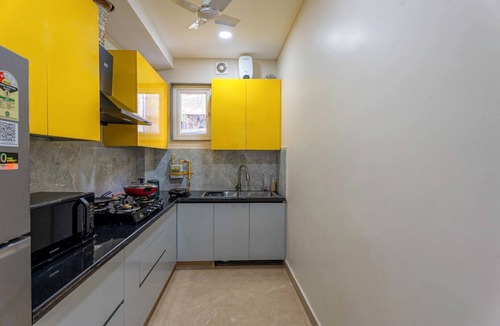 New Delhi Apartment | Fortune Home Service Apartment 3BHK, J-267