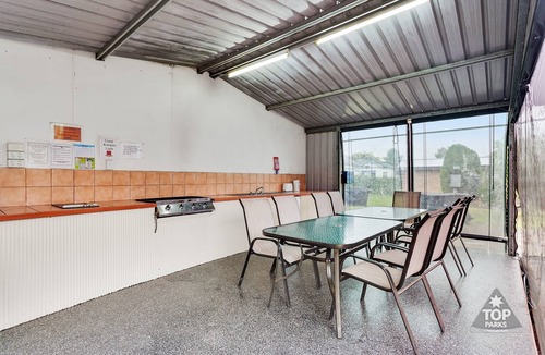 Glen Innes RV Rental | Fossicker Caravan Park