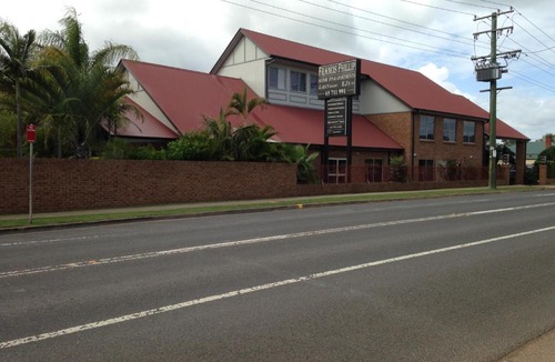 Singleton Hotel | Francis Phillip Motor Inn and The Lodge