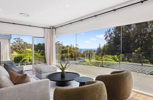 Mollymook House | FREE NIGHT. Pay for 2 stay for 3