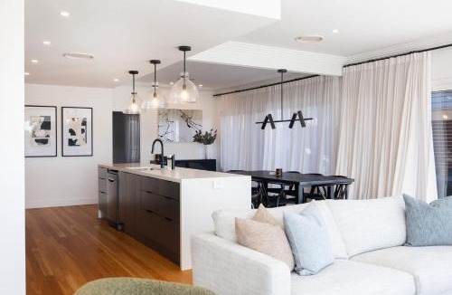 Mollymook House | Free night! Pay for 2 stay for 3