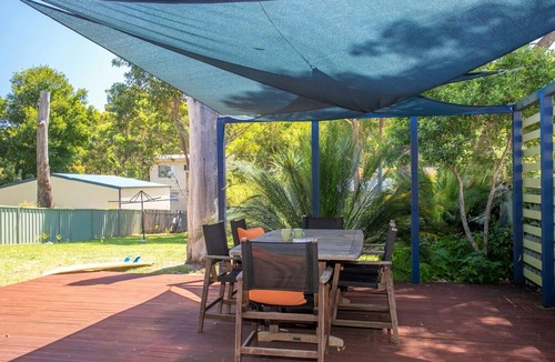 Narrawallee House | Free night! Pay for 2 stay for 3 at Beach Bangalow in Narrawallee