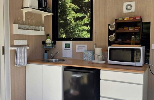 Lancefield Cabin | Fully Equipped Tiny House Perfect for an Intimate Getaway in Victoria