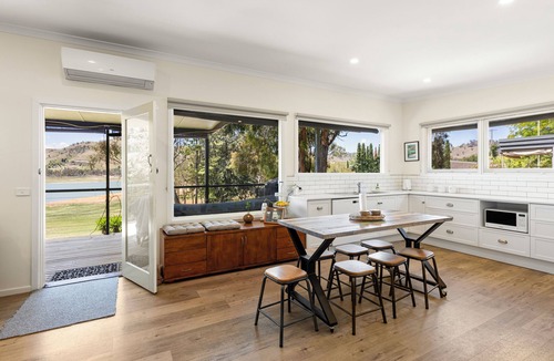 Bonnie Doon Cottage | Gafia: 3 BR, 3 BA Cottage in Bonnie Doon, Sleeps 10