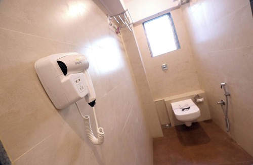 Kandivali East Hotel | Gagal Home - Apartments Suite
