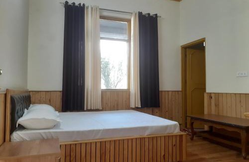 Bhuntar House | Gazing Moon Homestay