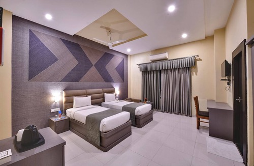 Mirzapur Hotel | GenX Mirzapur