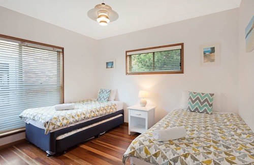 Pambula Beach Cabin | Gillmith - Sleeping up to 16 people
