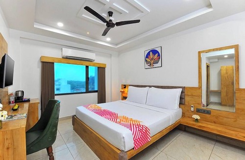 Somnath Hotel | Ginger Somnath