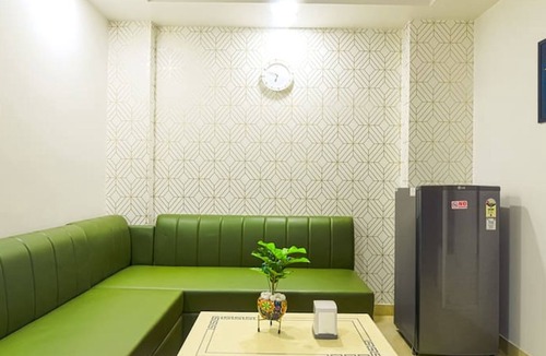 Gurugram Apartment | Glamorous 1 Bhk Apartment w balcony Gym