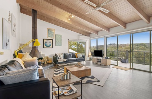 Anglesea House | Glaros