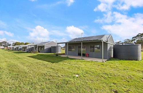 Forest Reefs House | Glenowrie Cottage - 1 King, 2 Singles - Farm Stay