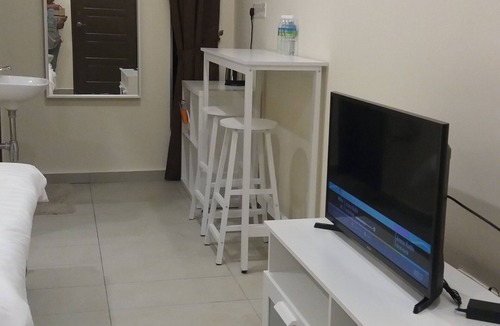 Sepang Ski Chalet | GLG KLIA Transit 3-Guests Room-G + Free drop off